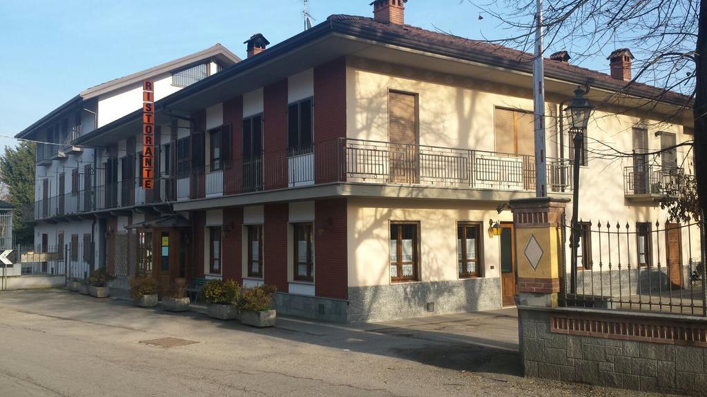 Отель Ristorante Buasca Куорнье Экстерьер фото