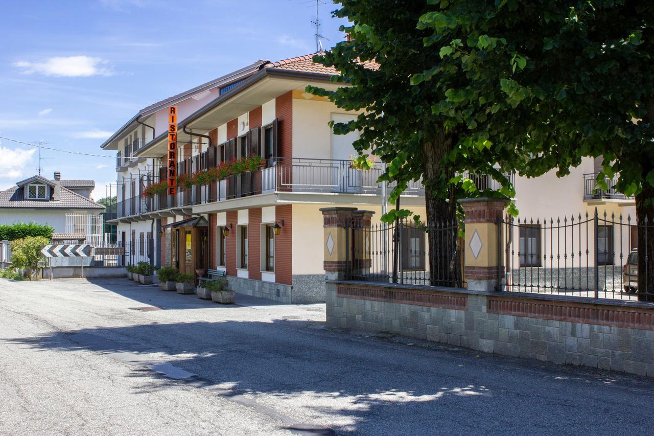 Отель Ristorante Buasca Куорнье Экстерьер фото
